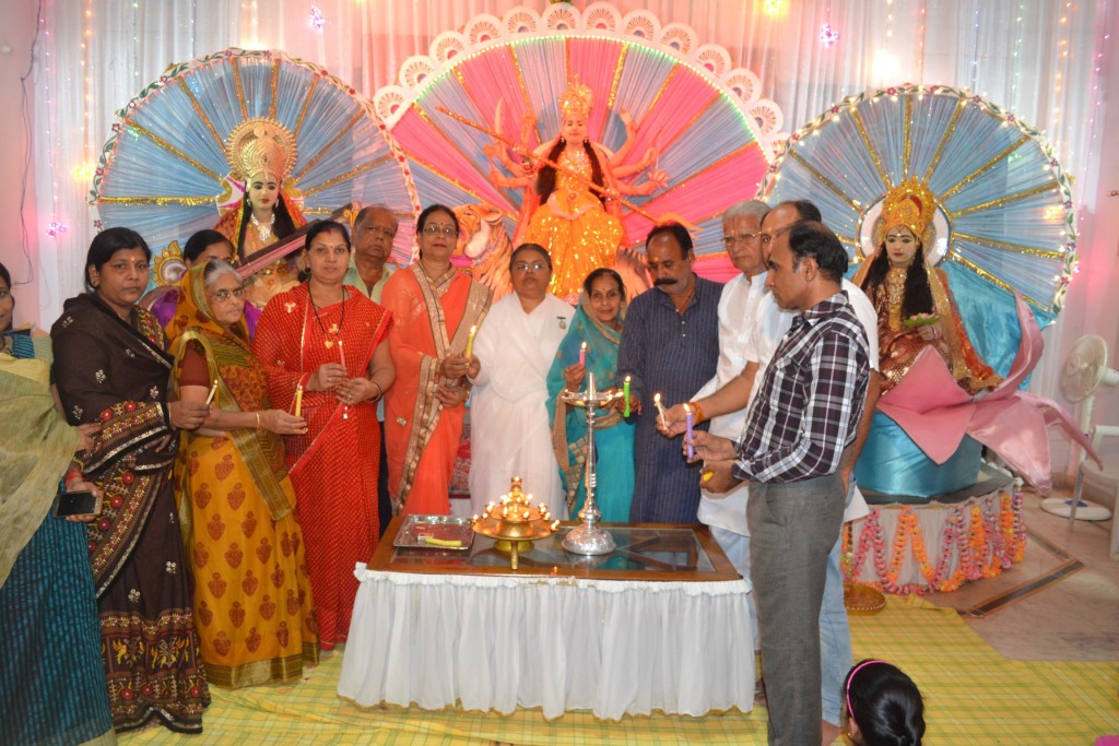 चैतन्य देवियों की भव्य झांकी